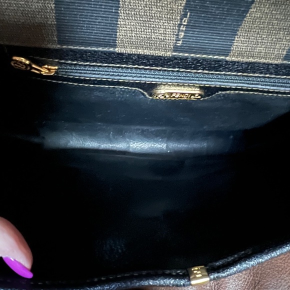 Fendi authentic clutch purse - Picture 4 of 5